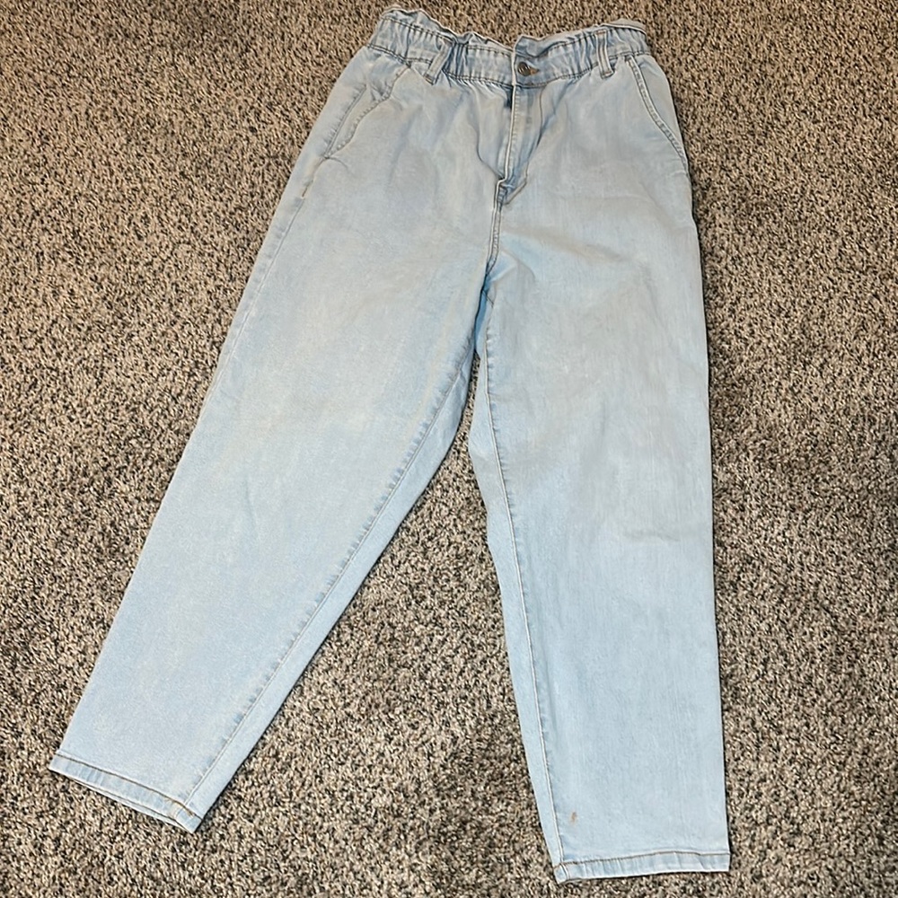 Light Wash Ankle Cut Jeans
